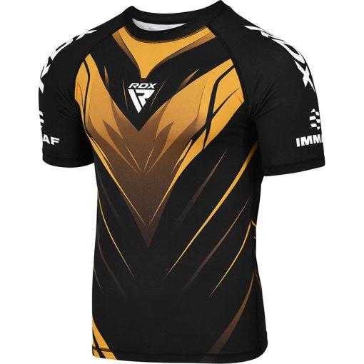 Camiseta de compresión de media manga aprobada por IMMAF de RDX en color dorado